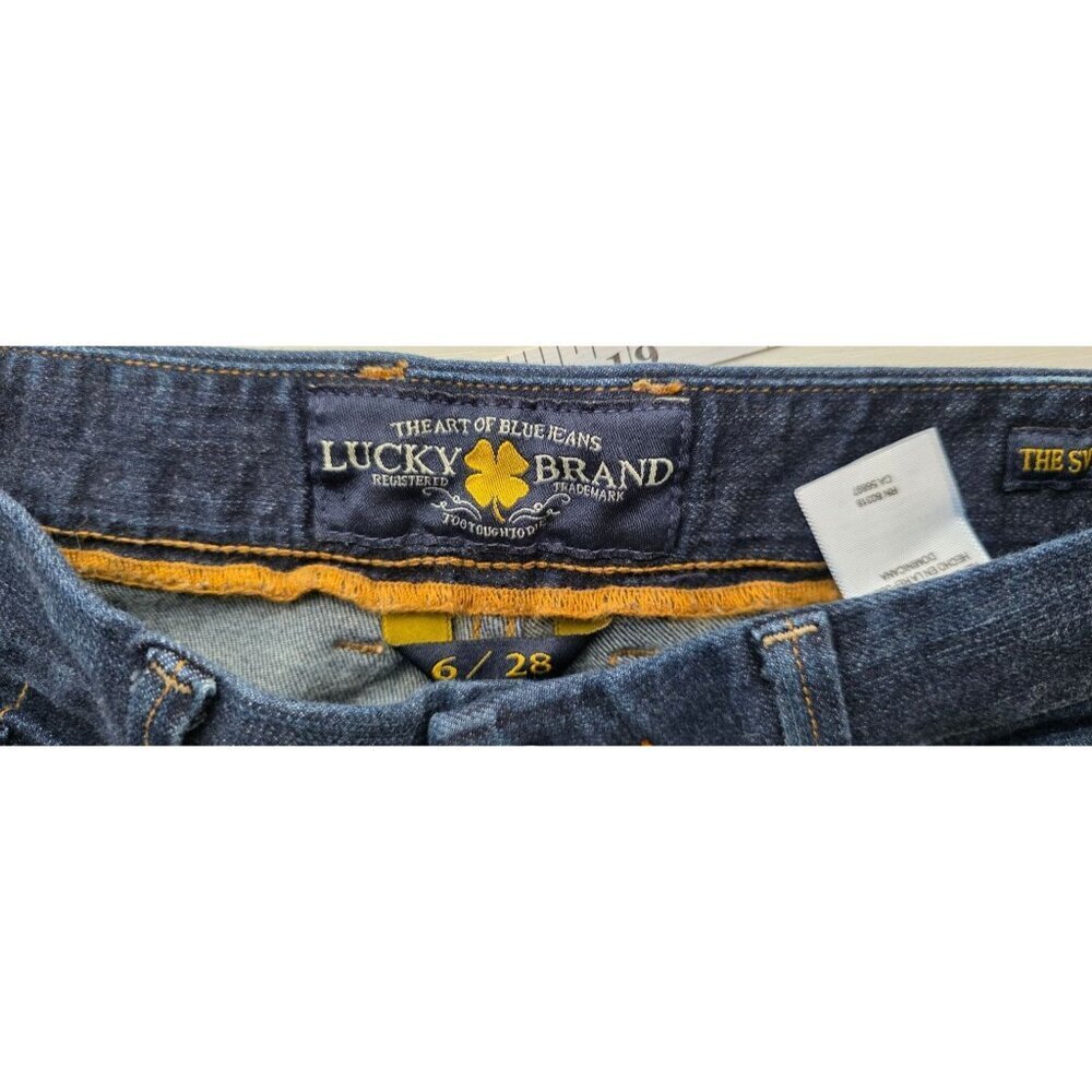 Women's Lucky Brand Blue Jeans, The Sweet Jean Straight. size 6/28